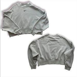 nike sportswear collection essentials